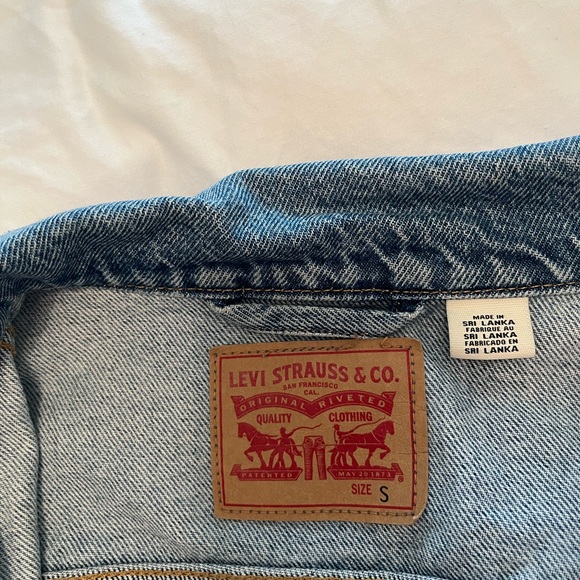 Levi denim jacket / Women’s size S - Picture 2 of 5